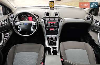 Седан Ford Mondeo 2012 в 