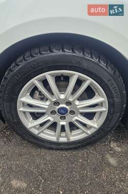 Седан Ford Mondeo 2012 в 