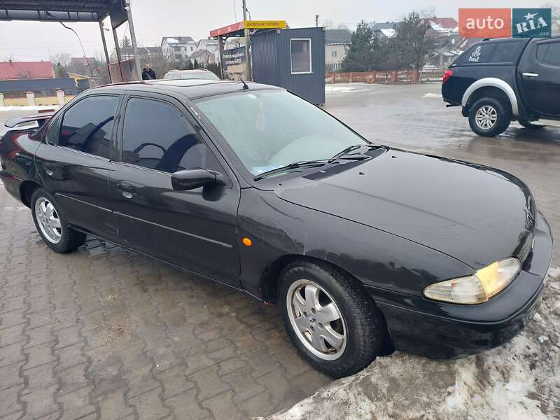 Седан Ford Mondeo 1995 в Львове