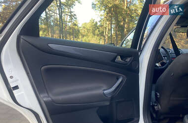 Лифтбек Ford Mondeo 2013 в 