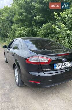 Седан Ford Mondeo 2012 в Черкасах