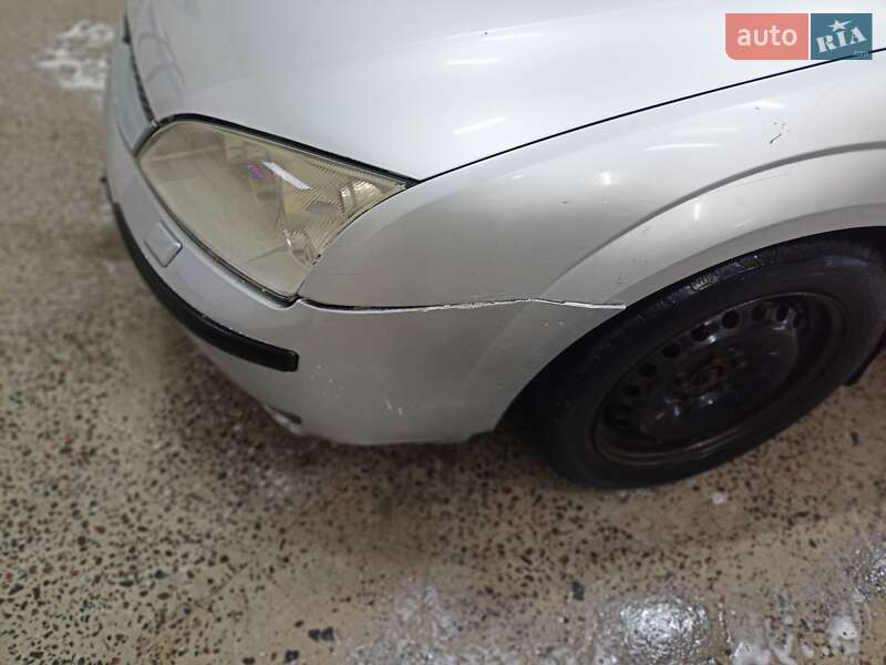 Седан Ford Mondeo 2001 в Сумах