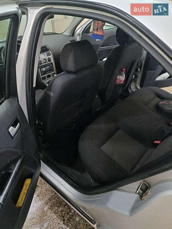 Седан Ford Mondeo 2001 в Сумах