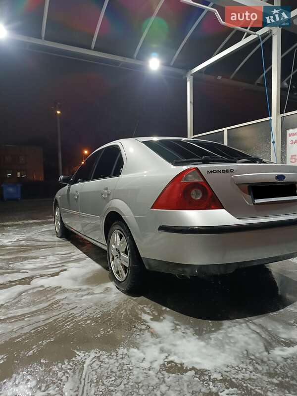 Лифтбек Ford Mondeo 2003 в Криничках