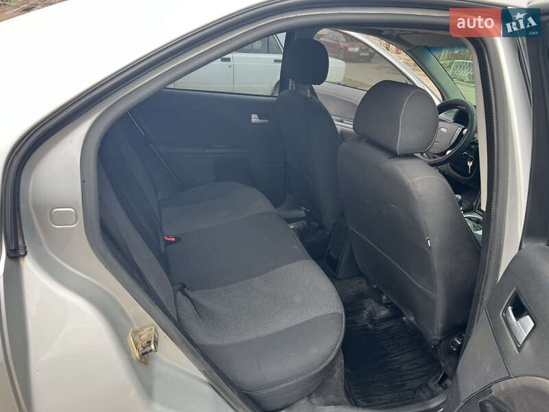 Седан Ford Mondeo 2002 в Гайвороне
