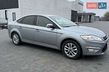 Седан Ford Mondeo 2012 в 