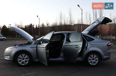 Лифтбек Ford Mondeo 2008 в 