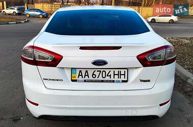 Седан Ford Mondeo 2012 в 