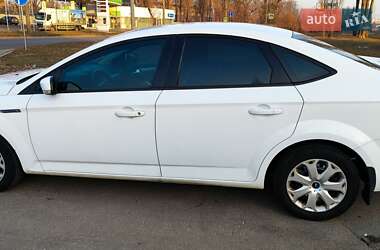 Седан Ford Mondeo 2012 в 