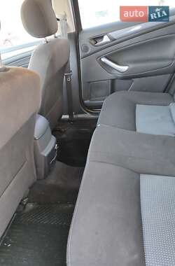 Седан Ford Mondeo 2012 в 