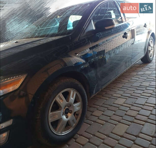 Седан Ford Mondeo 2013 в Сумах