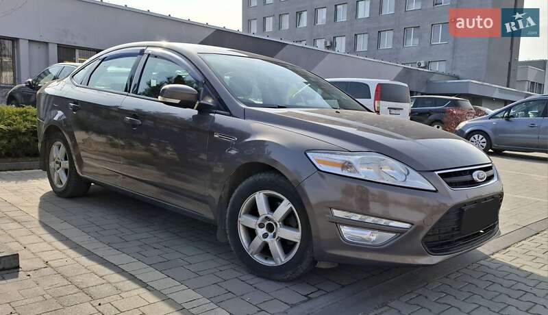 Седан Ford Mondeo 2012 в Львове