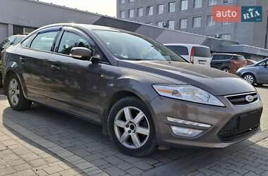 Седан Ford Mondeo 2012 в 