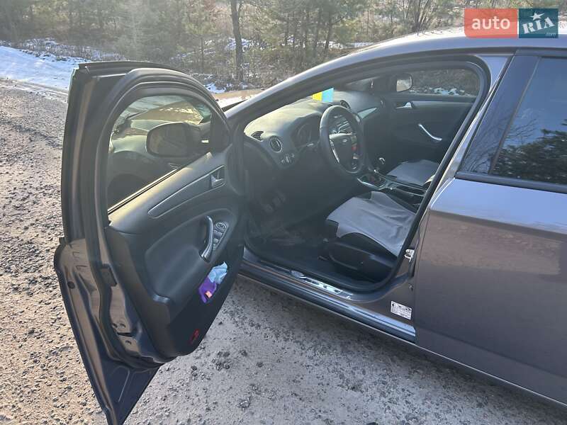 Лифтбек Ford Mondeo 2013 в Черкассах