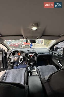 Седан Ford Mondeo 2010 в 