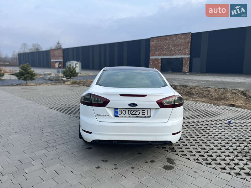 Седан Ford Mondeo 2012 в Хмельницком