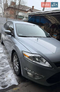 Седан Ford Mondeo 2012 в 