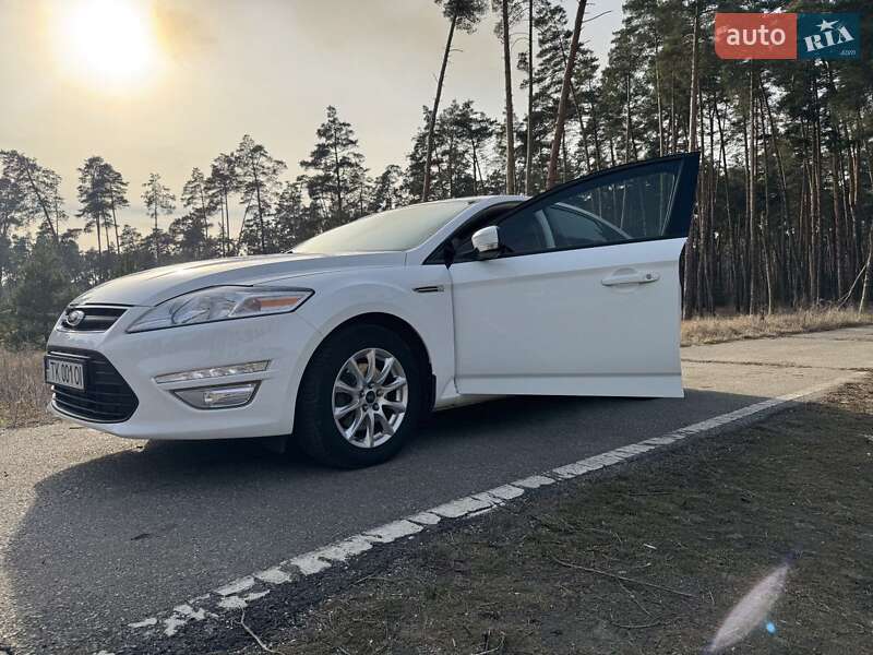 Лифтбек Ford Mondeo 2014 в 