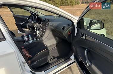 Лифтбек Ford Mondeo 2014 в 