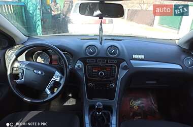 Седан Ford Mondeo 2011 в 