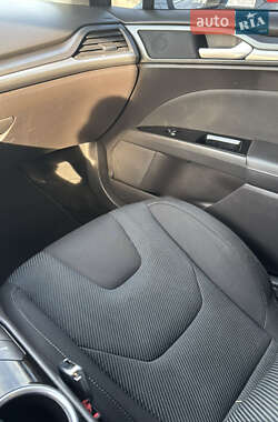 Лифтбек Ford Mondeo 2016 в 