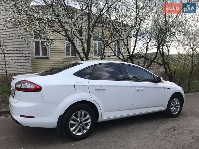 Седан Ford Mondeo 2012 в Сумах