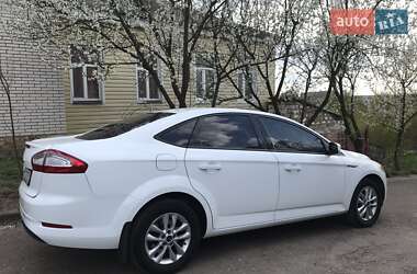 Седан Ford Mondeo 2012 в 