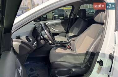 Седан Ford Mondeo 2012 в 