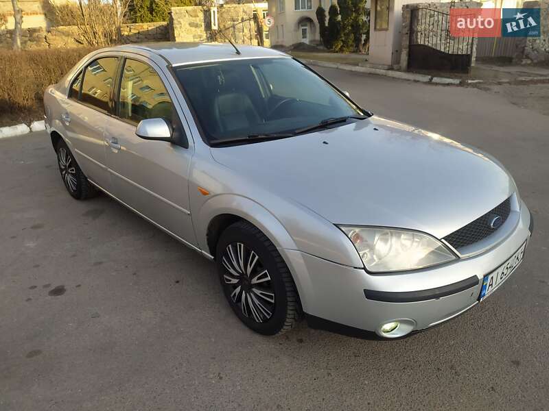 Седан Ford Mondeo 2002 в Сквире