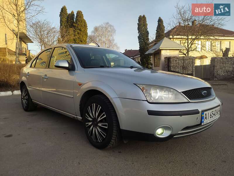 Седан Ford Mondeo 2002 в Сквире