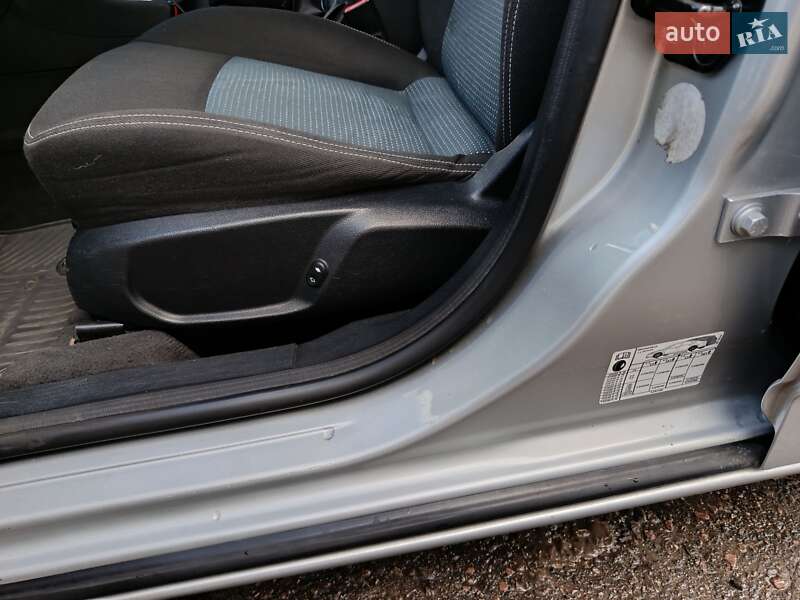 Универсал Ford Mondeo 2011 в Ровно фото 16 Универсал Ford Mondeo 2011 в Ровно