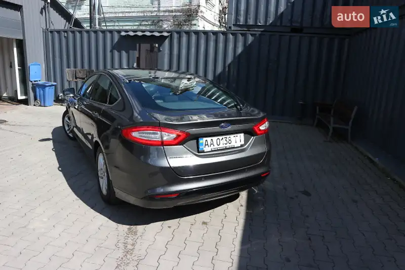 Седан Ford Mondeo 2017 в 