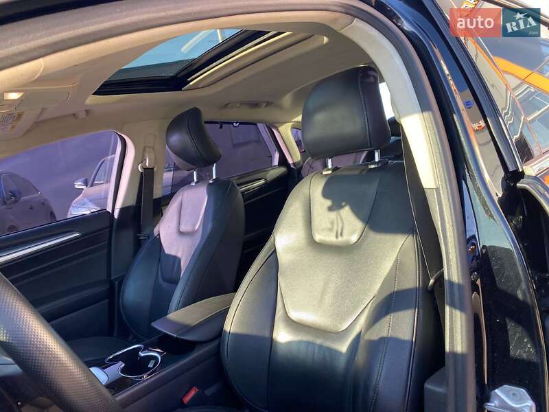 Седан Ford Mondeo 2016 в Львове