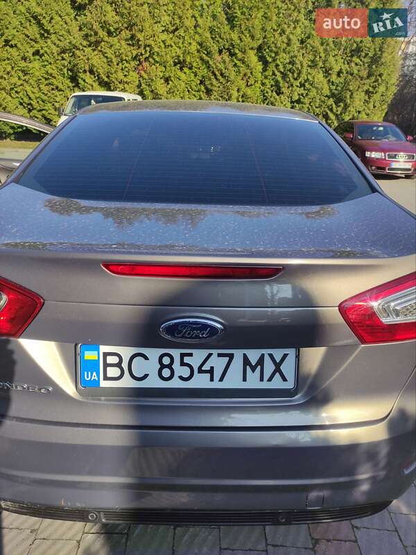 Седан Ford Mondeo 2012 в Львове