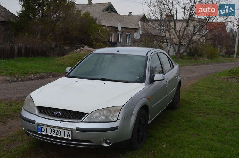 Лифтбек Ford Mondeo 2000 в 