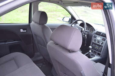 Лифтбек Ford Mondeo 2000 в 