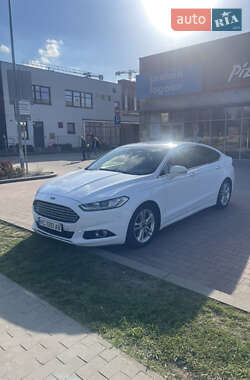 Лифтбек Ford Mondeo 2015 в 