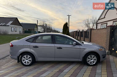 Лифтбек Ford Mondeo 2013 в 