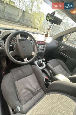 Лифтбек Ford Mondeo 2002 в 