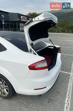 Седан Ford Mondeo 2012 в 