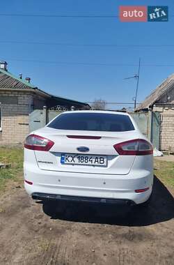 Седан Ford Mondeo 2012 в 
