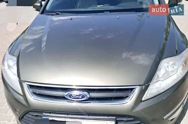 Седан Ford Mondeo 2014 в 
