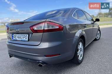 Седан Ford Mondeo 2011 в 