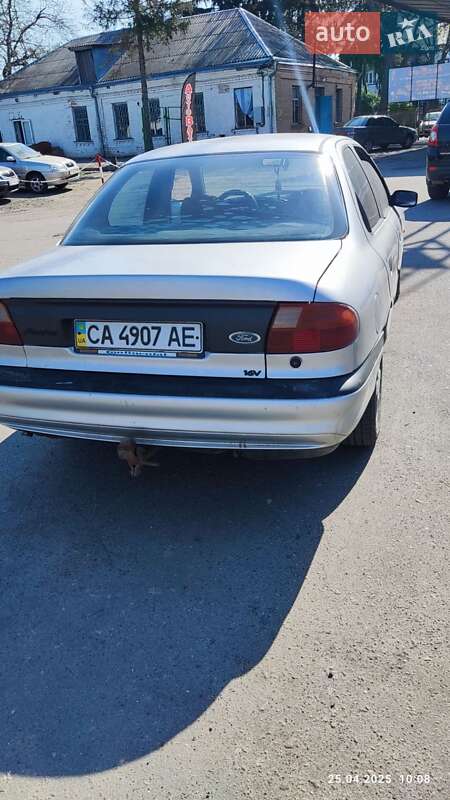 Седан Ford Mondeo 1993 в Шполе