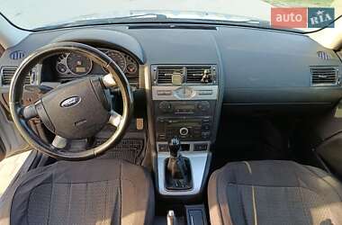 Седан Ford Mondeo 2004 в Скале-Подольской