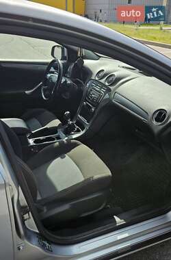 Седан Ford Mondeo 2011 в 