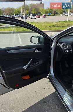 Седан Ford Mondeo 2011 в 