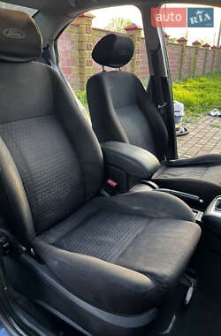 Седан Ford Mondeo 2004 в 