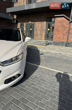 Седан Ford Mondeo 2015 в 