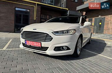 Седан Ford Mondeo 2015 в 